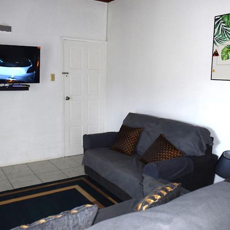 Harriott Heights Apartment Mandeville Bagian luar foto