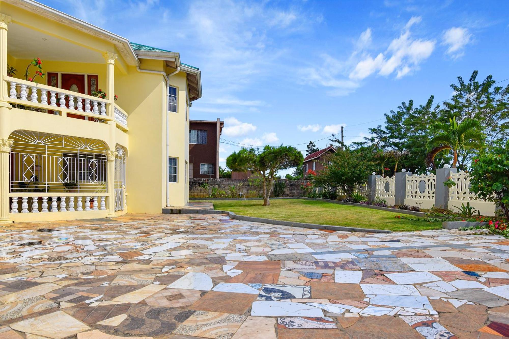 Harriott Heights Apartment Mandeville Bagian luar foto